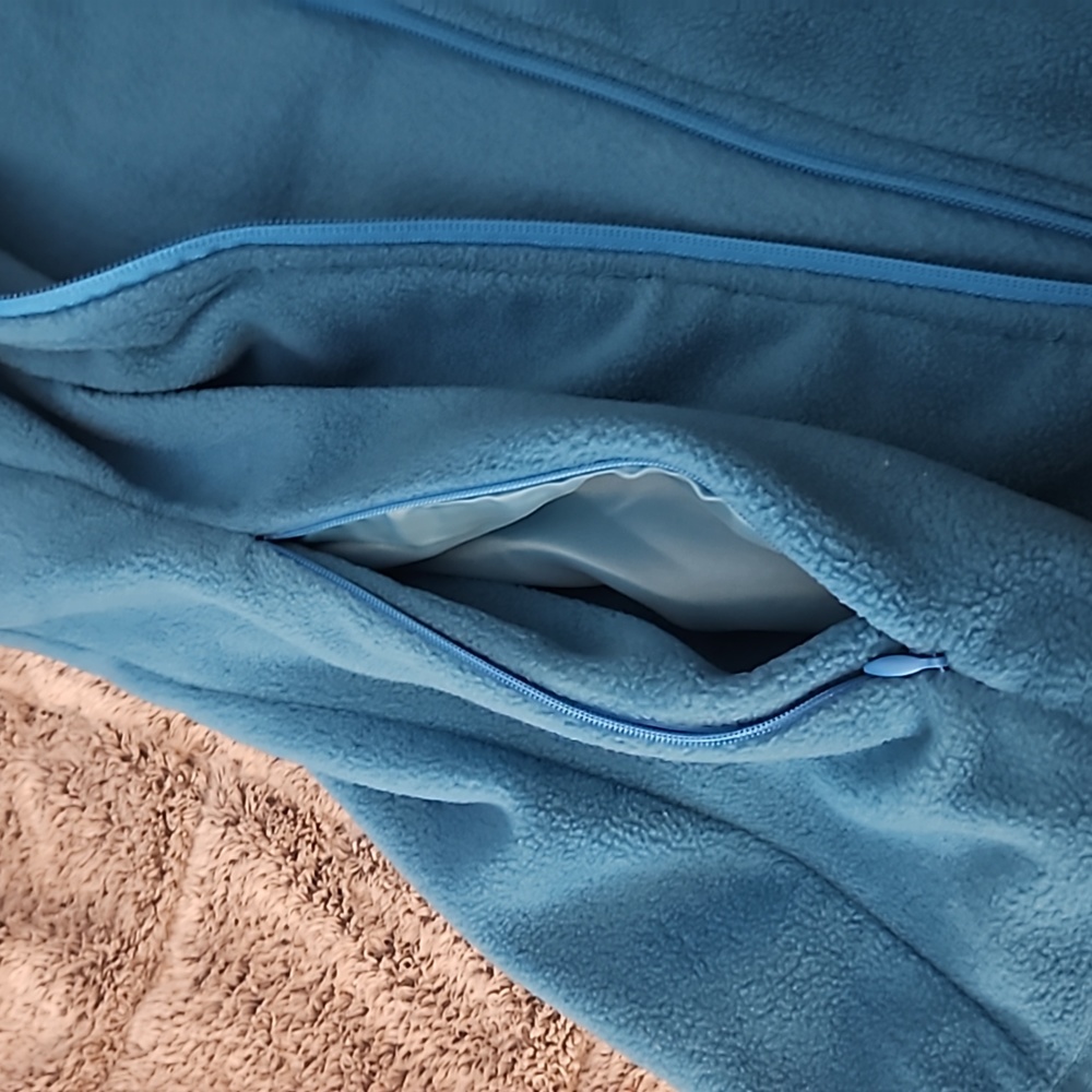 Fleece vest - Picture 2 of 5